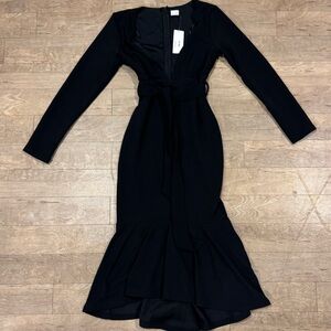 NWT Selfie Leslie Black Midi Dress with Belt Size Large